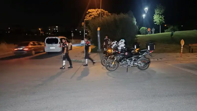 Parkta Çıkan Kavga Kanlı Bitti: 14 Yaşındaki Çocuk Bıçaklandı!