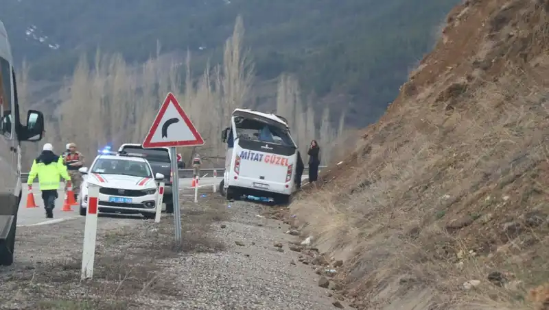 Oltu'da İşçi Servisi Aracının Kazasında Yaralı Sayısı Artıyor