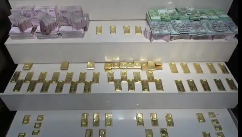 Van Havalimanı’nda Kaçak Altın ve Nakit Para Operasyonu