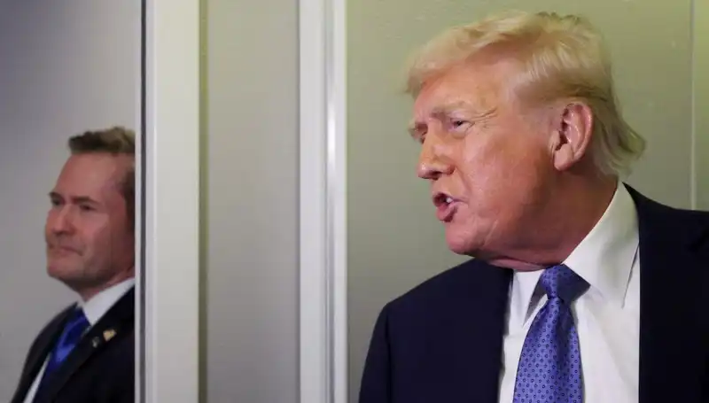 Trump, Sızdırılan Planların Ardından Mike Waltz’u Görevden Aldı