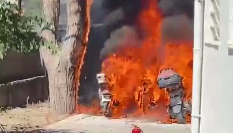 Park Halindeki 6 Motosiklet Alev Alev Yandı: Yangının Sebebi Ne?
