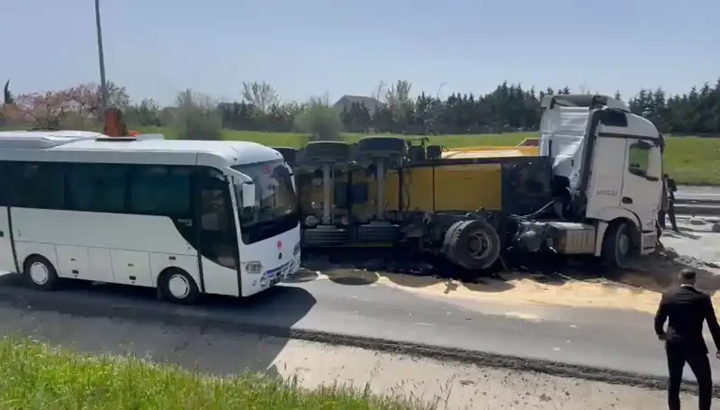 Büyükçekmece TEM Otoyolu'ndaki Büyük Trafik Kazası: 3 Saatlik Panik ve Kuyruk