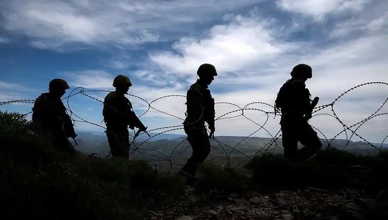 Türkiye'de Düzensiz Göçmen Operasyonu: İki İlde 32 Kişi Yakalandı