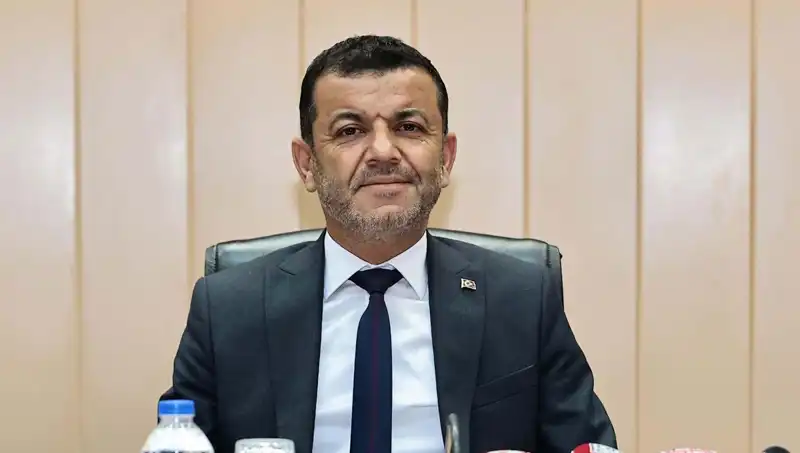 Bülent Nuri Çavuşoğlu: CHP Kurultayı Divan Başkanı'nın Hayatı ve Başarıları