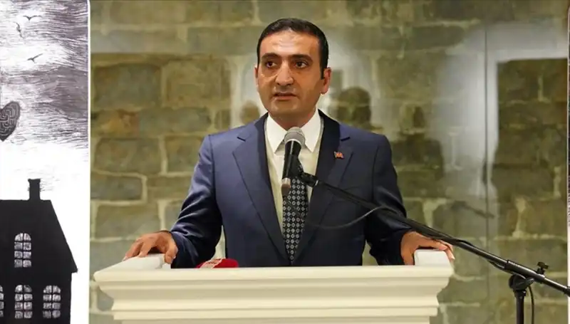 İzmirli Siyasetçi İnan Güney: Beyoğlu'nun Dinamik Belediye Başkanı