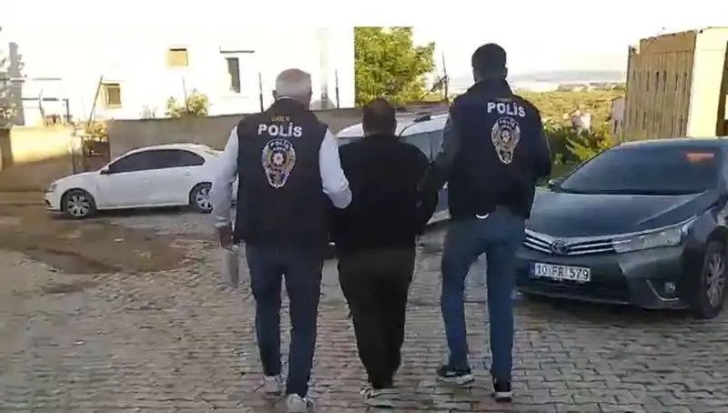 Balıkesir'de Dolandırıcılık Çetesi Çökertildi: 4 Tutuklama Gerçekleşti