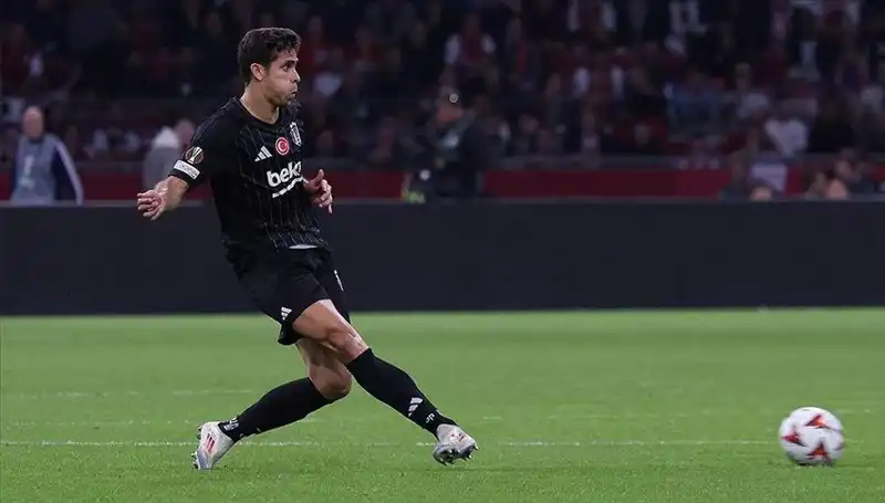 Beşiktaş, Derbi Öncesi Stoper Hattında Beklenmedik İki Sakatlıkla Sarsıldı