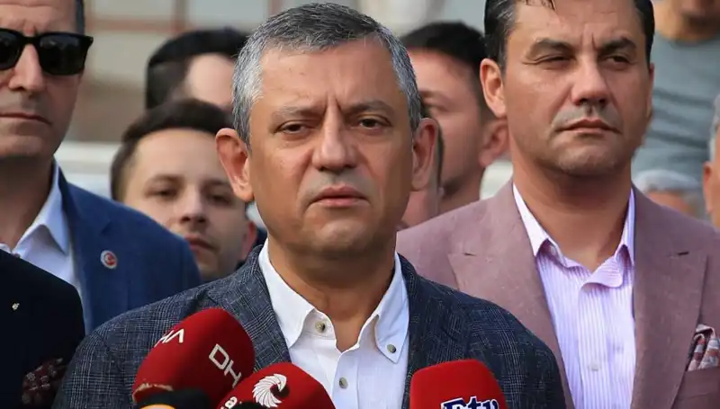 Özgür Özel: "Sandığı Ortadan Kaldırmak İstiyorlar" İfadesiyle Seçim Sürecine Dikkat Çekti