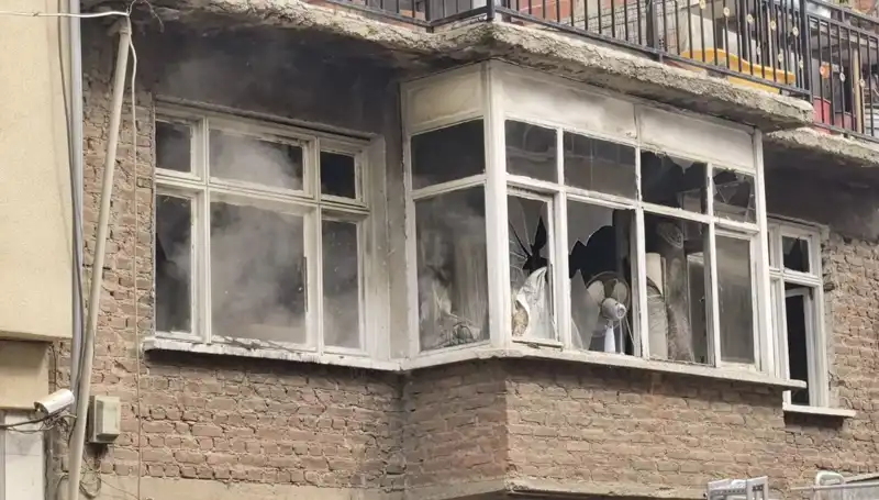 Bursa'da Korkutan Yangın: İki Katlı Ev Alev Alev Yandı