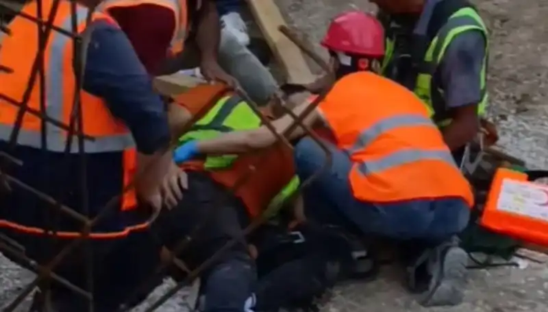 Adana'da İnşaat Kazası: İki İşçi Yaralandı, Olayın Ayrıntıları Şok Etti