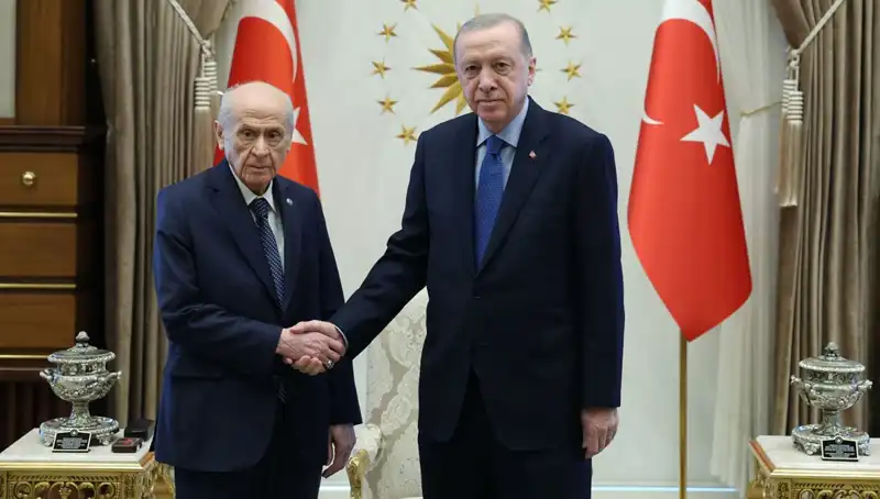 Cumhurbaşkanı Erdoğan ve Bahçeli'nin Gizemli Görüşmesi: Siyasal Gelişmelere Yön Verecek Mi?