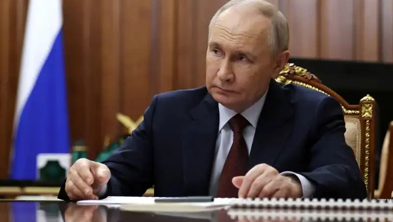 Putin’in Dijital Gulag Planı: Rusya'da Satılan Her Cihazda Zorunlu İzleme