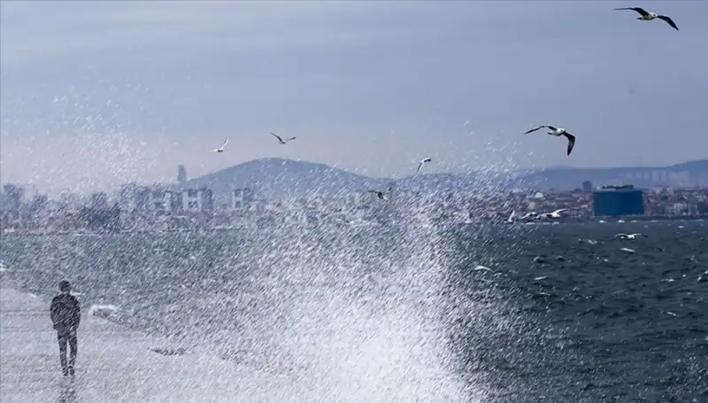 Marmara ve Ege İçin Kuvvetli Rüzgar Uyarısı: Dikkat Edilmesi Gerekenler