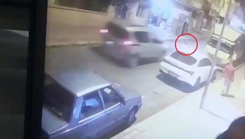Yola Aniden Fırlayan Çocuk Araç Çarpmasıyla Yaralandı