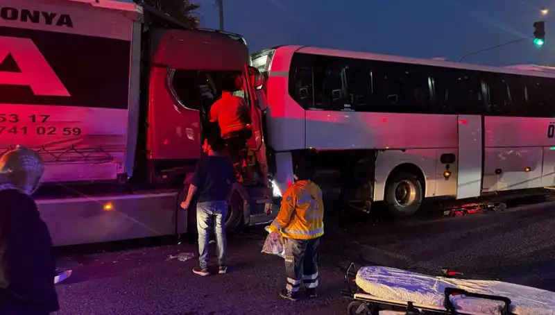 4 Araçlı Zincirleme Trafik Kazası: Olayın Detayları ve Hayatını Kaybeden Kişi