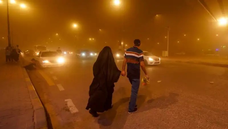 Irak’taki Kum Fırtınası Hayatı Olumsuz Etkiledi: Havalimanları Kapandı!