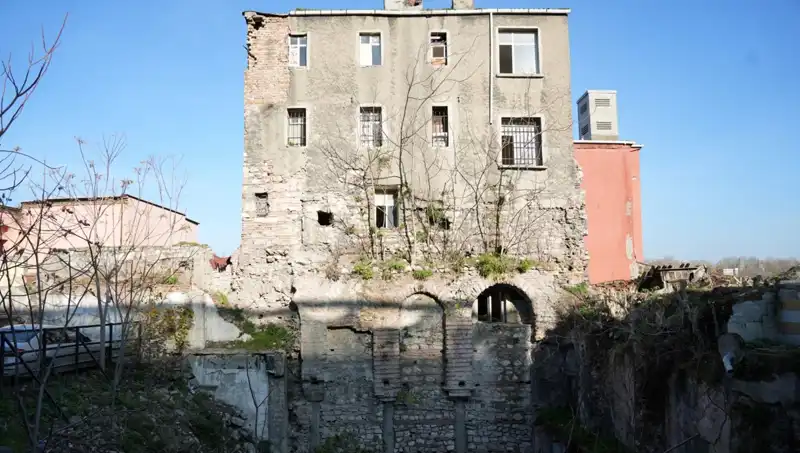 1600 Yıllık Tarihi Bina, İstanbul’un Geçmişine Işık Tutuyor