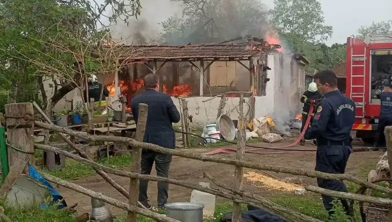Elektrik Kontağından Yangın: Evdeki Tehlikeye Dikkat!