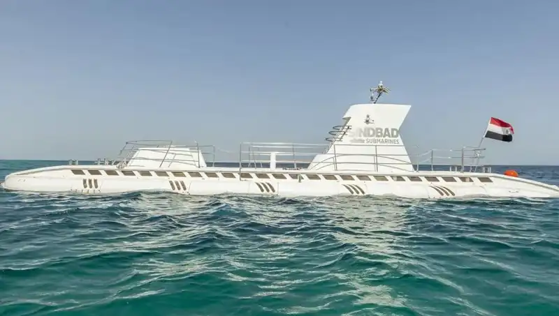 Kızıldeniz’de Facia: 44 Turist Taşıyan Denizaltı Battı, Yaşamlar Tehlikede