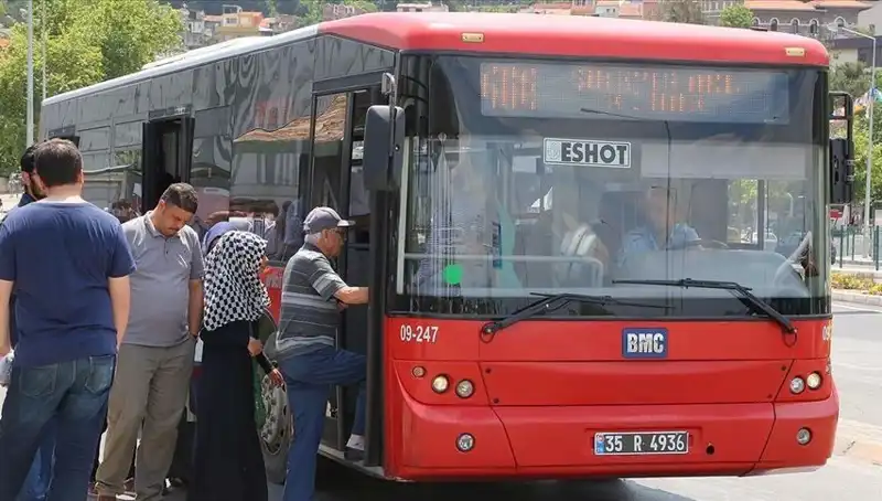 İzmir'de Öğrenci İndiriminde 30 Yaş Sınırı Getirildi: Ceza Uygulamasına Dikkat!