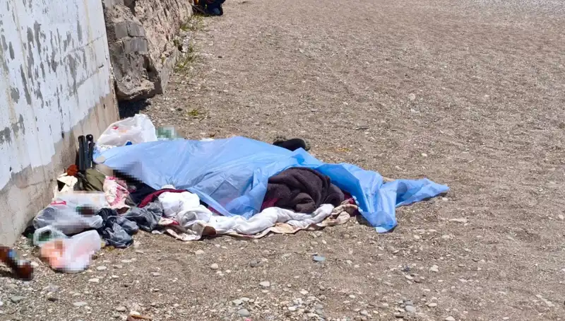 Konyaaltı Sahili'nde Gizemli Ceset Bulundu, Olay Yerin Gözyaşlarıyla Doldurdu