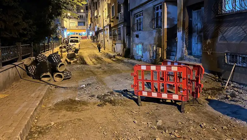 Bayrampaşa’da Rögar Kapağının Patlaması Şehre Damgasını Vurdu: Olayın Ayrıntıları!