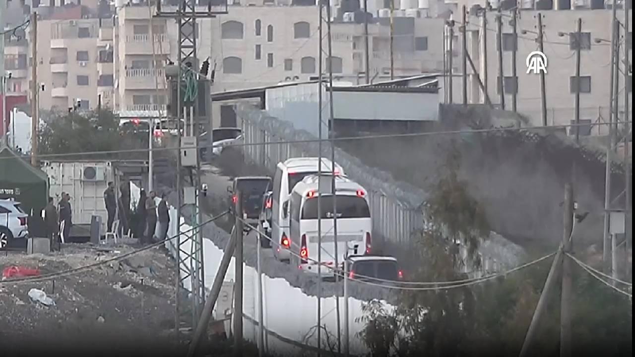 Esir takasının 5. turunda 183 Filistinli Kızılhaç yetkililerine teslim edildi
