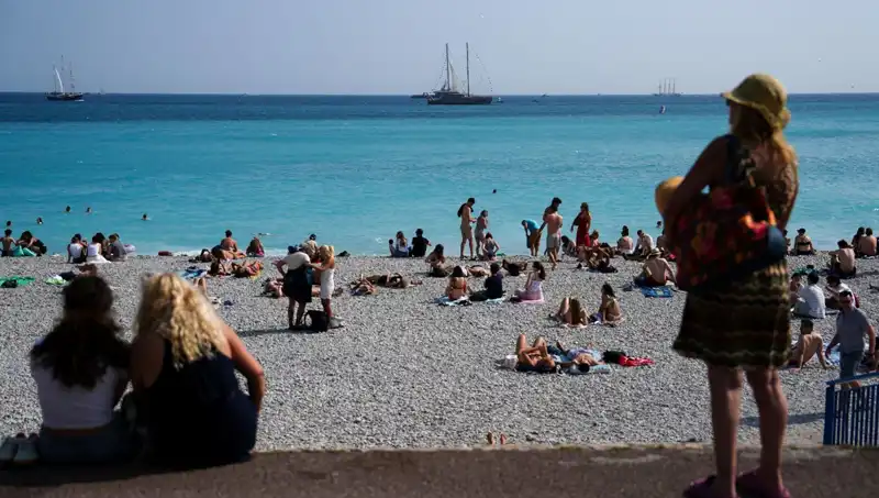 Fransa'da Park ve Plajlarda Sigara İçmeye Cezai Yaptırımlar Geldi!