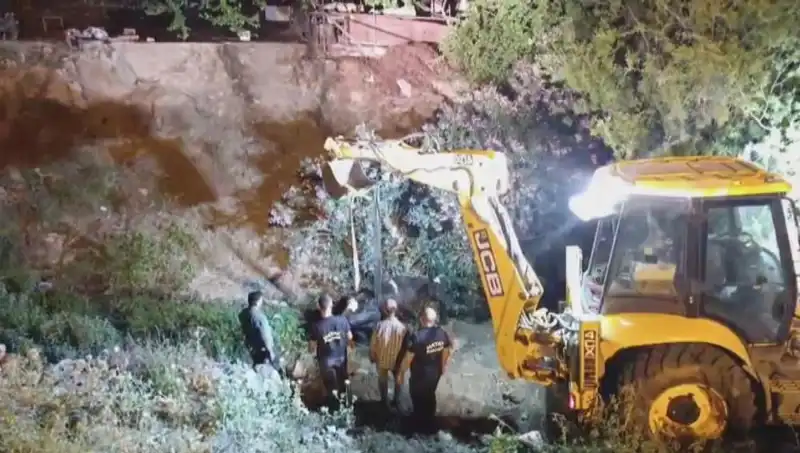 Hatay’da İneği Kurtarmak İçin Yapılan Zorlu Operasyon