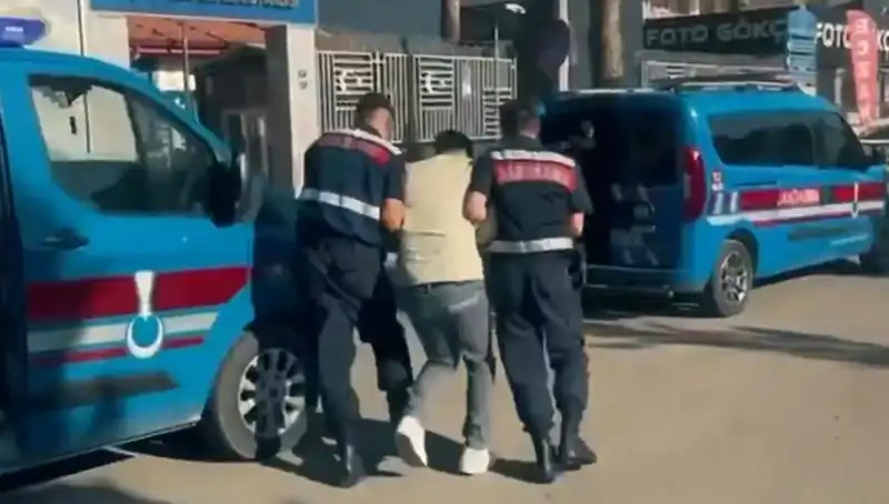 Türkiye Genelinde Suç Örgütlerine Dev Operasyon: 74 Gözaltı Gerçekleşti