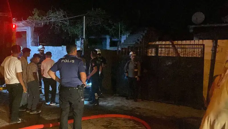 Ailesinin Evini Yakan Genç, Linçten Nasıl Kurtuldu?