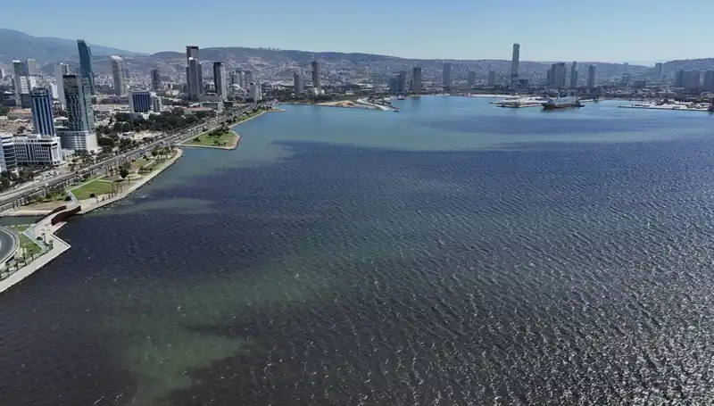 İzmir Körfezi'nde Kötü Koku Alarmı: Son Gelişmeler Neler?