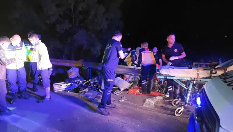 Minibüs Kazasında Hayatını Kaybedenler için Taziyeler Yağdı
