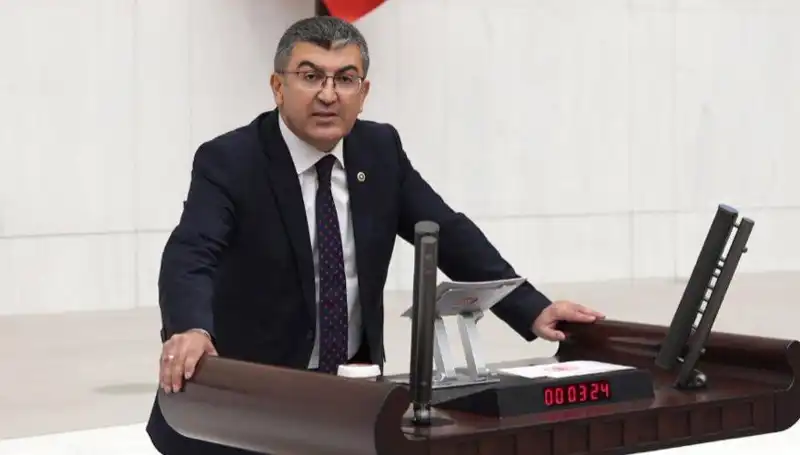 Hasan Ekici, Gelecek Partisi'nden İstifa Etti: Siyasi Nedenler ve Sonrası