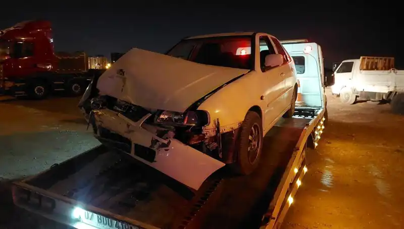 Otomobil ve Kamyonet Kaza Yaptı: Yolda Gergin Anlar ve Bir Yaralı