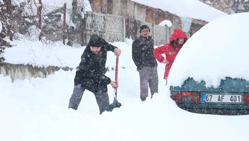 14 Nisan'da Okullar Tatil Mi? Hangi İllerde Kar Tatili Var?