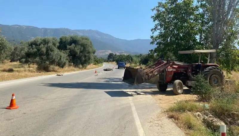 İzmir'de Motosiklet Kazası: Sürücü Ağır Yaralandı, Olay Yeri Kaçış Tercihi Oldu