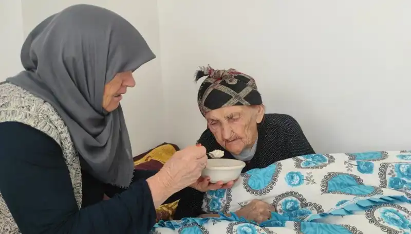 102 Yaşındaki Kezik Nine, Hayatında Hiç Doktora Gitmedi: Uzun Yaşamanın Sırrı Ne?