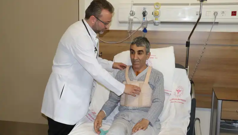 6 Aylık Süreçte İki Kez Aort Damarı Yırtılan Hastanın Zorlu Ameliyatı