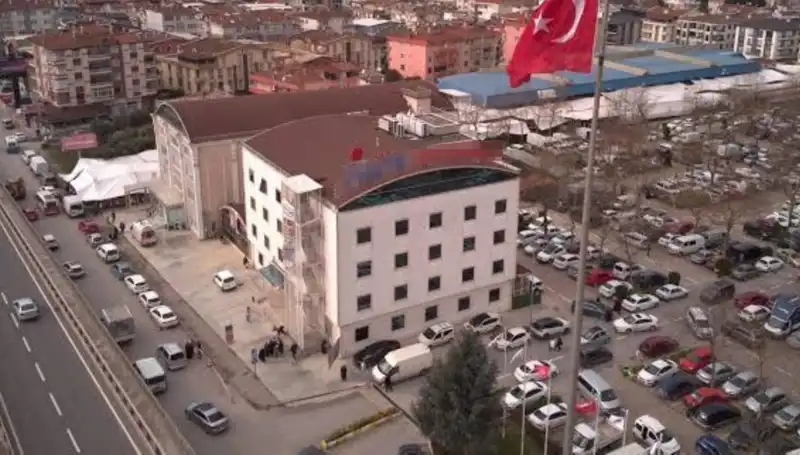 İstanbul’daki Özel Hastaneye Deprem Müjdesi: Ancak Perde Betonları Kesildi mi?