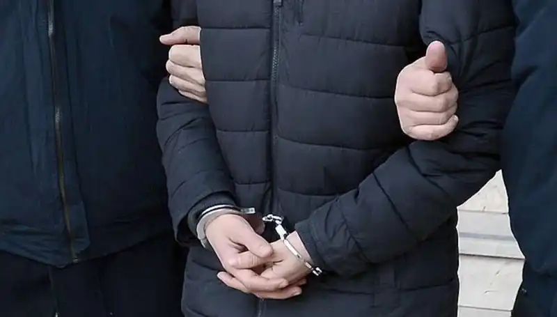 Sakarya'da 32 Yıl Aranan Şahıs, Nihayet Polisin Kollarında