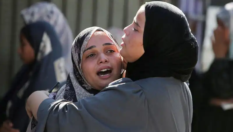 Gazze'deki İzdihamda 21 Filistinli Hayatını Kaybetti: İsrail Ordusu Gazla Mücadele Etti