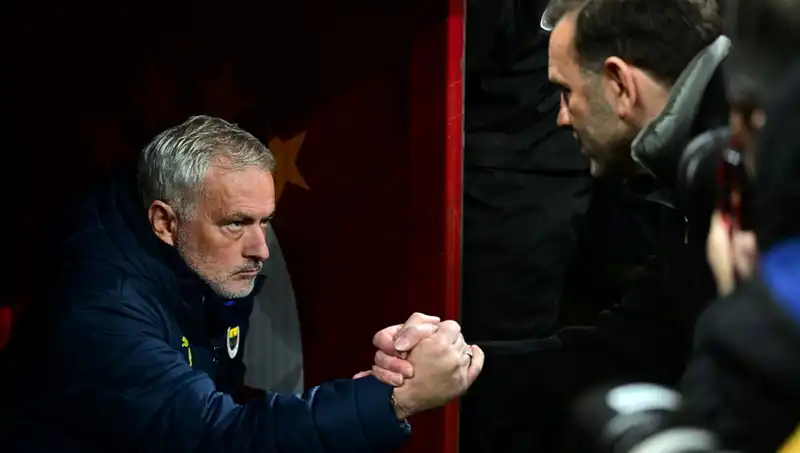 Jose Mourinho ve Okan Buruk Derbi Mücadelesinde 3. Kez Buluşuyor