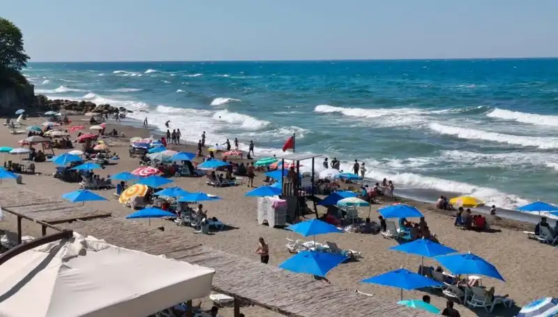 Akçakoca'da Deniz Yasağı: Yaz Tatili Planlarınızı Etkileyecek Mi?
