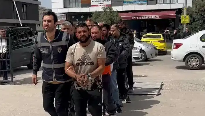 Edirne'de Eş Zamanlı Operasyonla Yedi Firari Suçlu Yakalandı