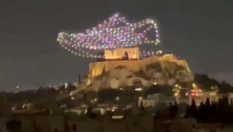 Akropolis’te Drone ile Yapılan Reklam Uygulamasına Soruşturma Açıldı