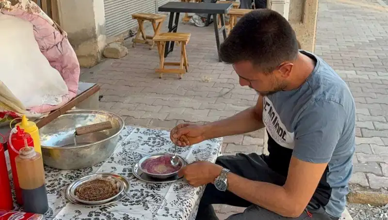 Toros Dağları'nın Zirvesindeki Doğa Harikası: Tabağını 50 TL'ye Satıyor