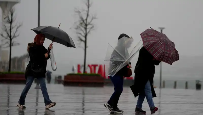 İstanbul'da Kuvvetli Sağanak Yağış Uyarısı: Hazırlığınızı Yapın!
