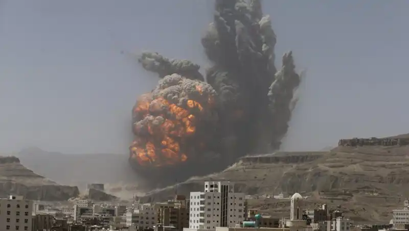 Yemen'deki Fabrikaya Yapılan Hava Saldırısı: 5 Ölü, 13 Yaralı