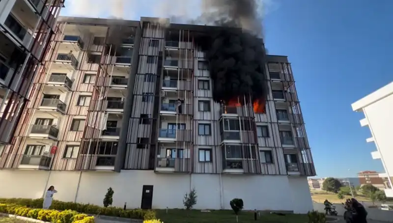 Çanakkale'de Yangın Korkusu: Vatandaşlar Uykusuz Geceler Geçirdi